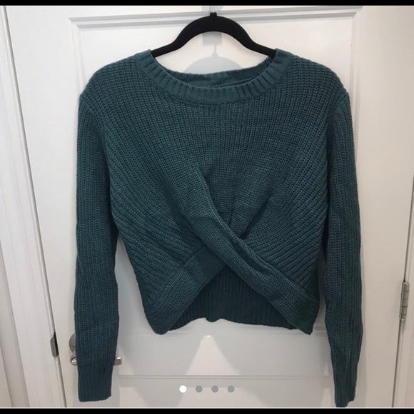ROMWE Sweaters - Twist front Sweater ROMWE Sweaters - Twist front Sweater